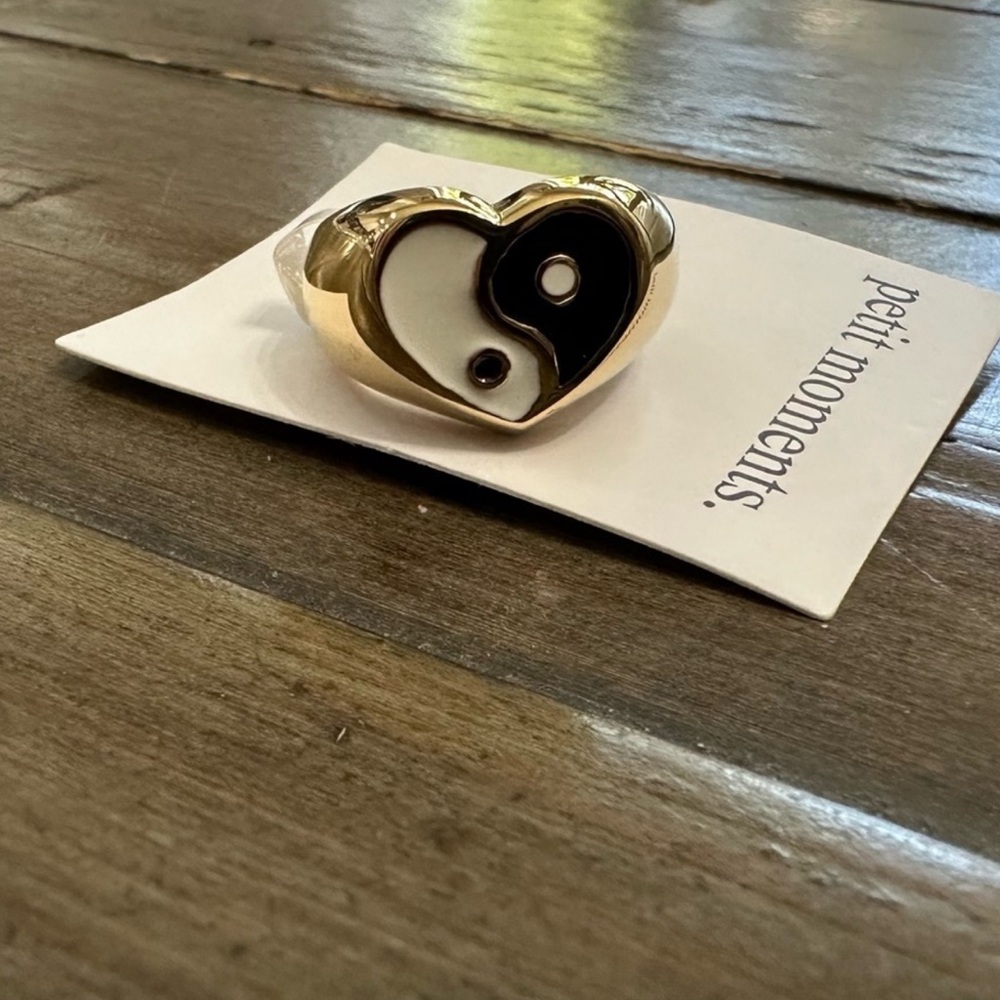 NWT REVOLVE Petit Moments Yin Yang Heart Ring Gold Tone Size 5
